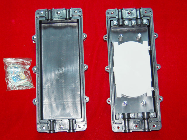 05型光缆接头盒（二进二出） 外形尺寸：340×150×75（mm） 最大容量：48芯